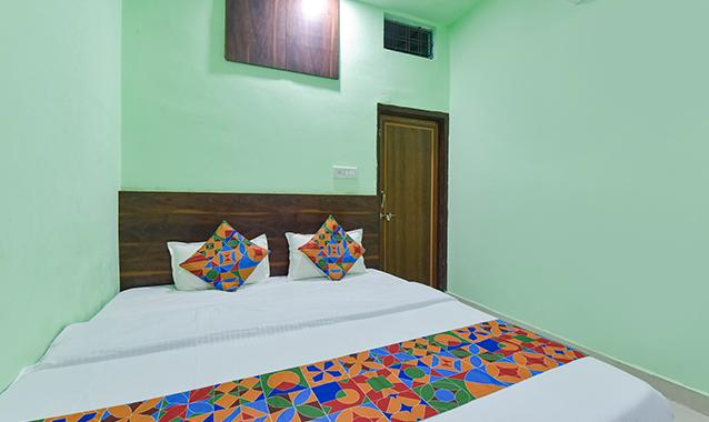 via shree krishna guest house