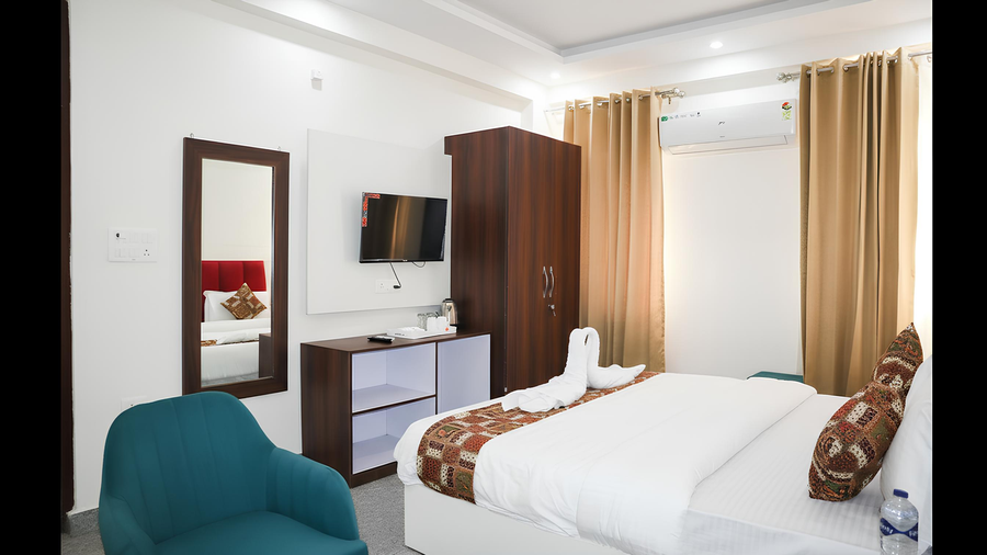 hotel bindram palace