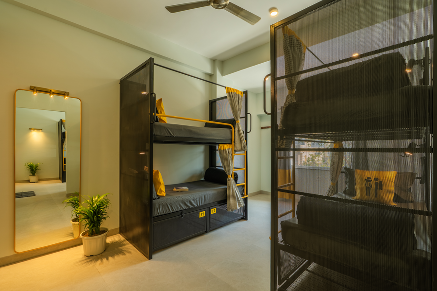 the hosteller bam jaipur hawa mahal