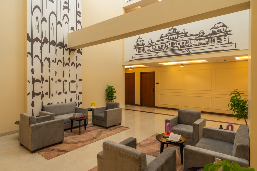 the hosteller bam jaipur hawa mahal