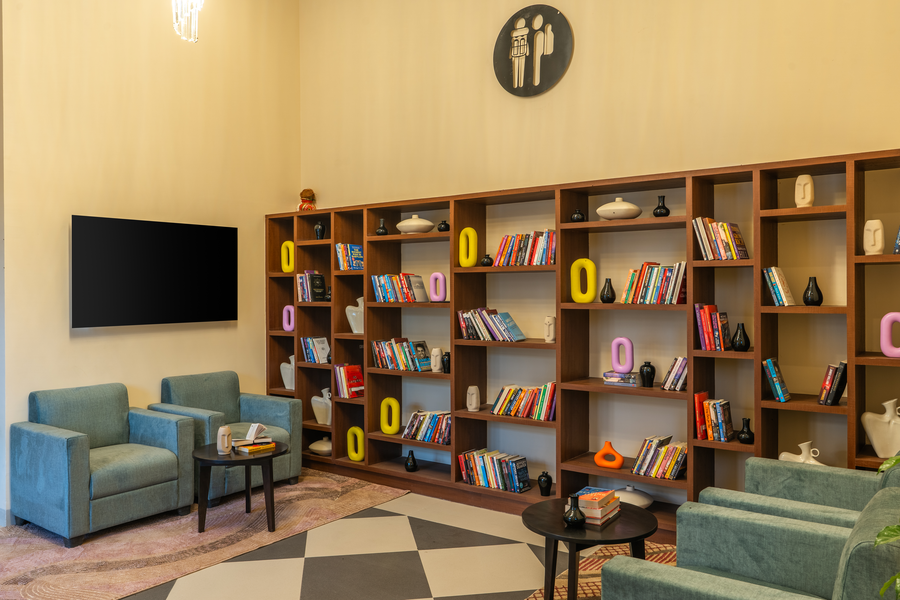 the hosteller bam jaipur hawa mahal