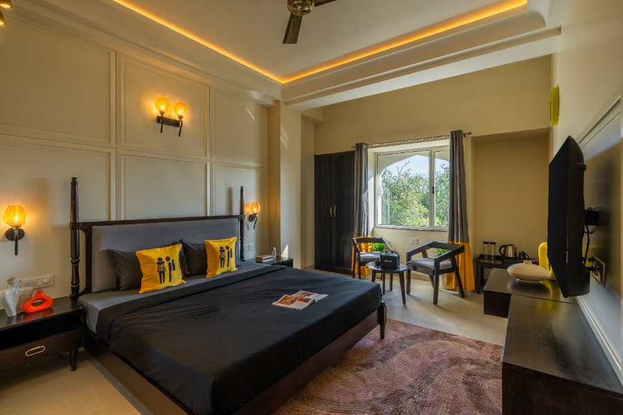 the hosteller bam jaipur hawa mahal