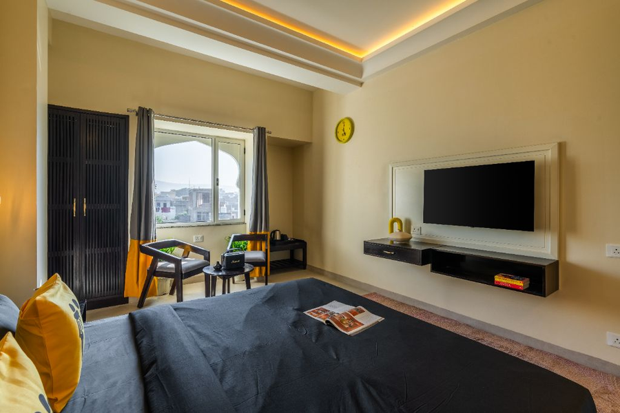 the hosteller bam jaipur hawa mahal