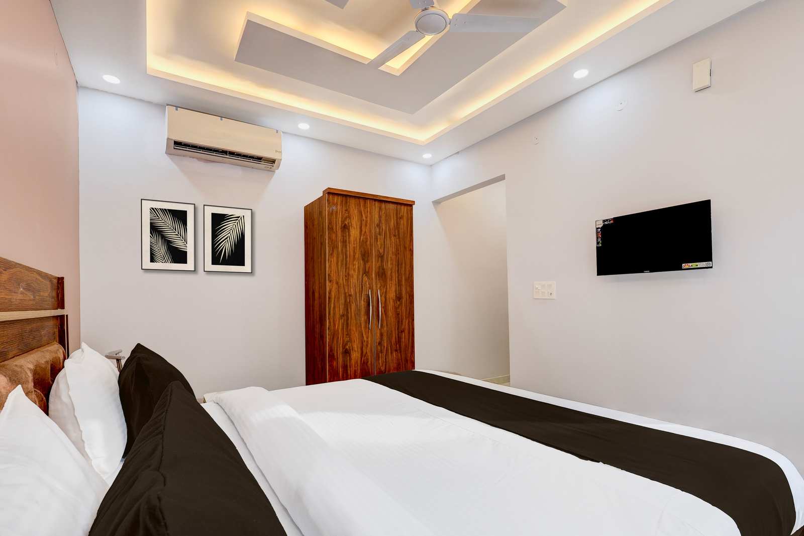 super hotel o pari chowk formerly the divine krc