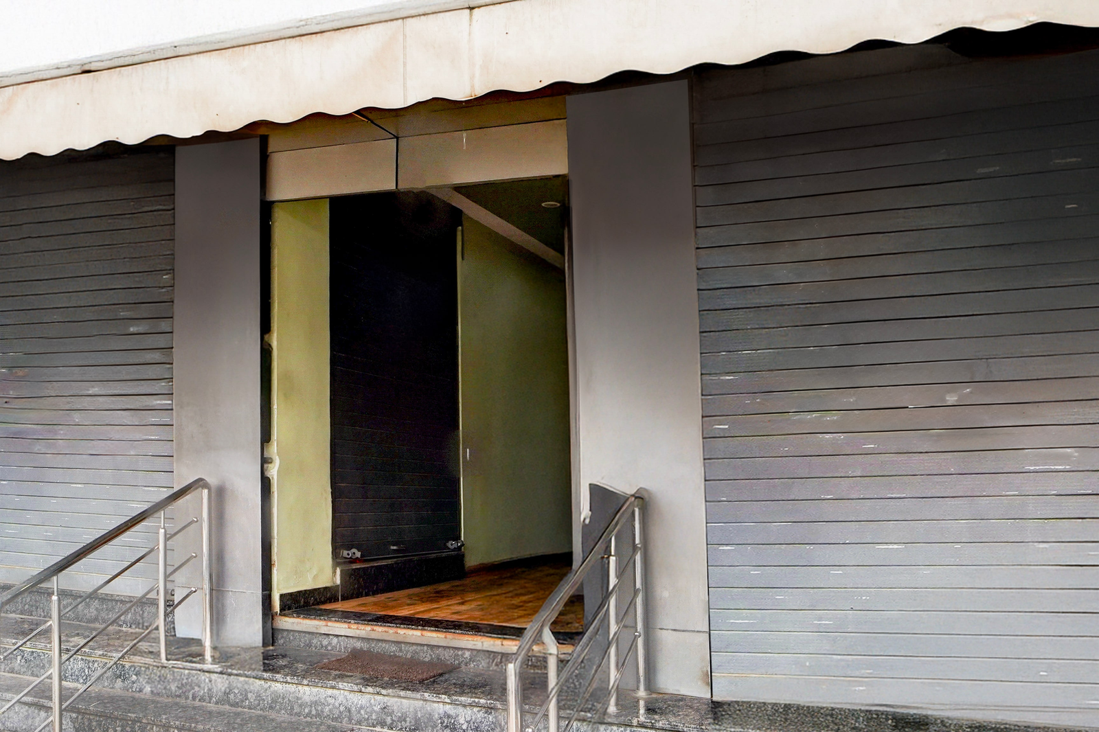 Super Collection O Isbt Jabalpur Formerly Hotel Koshalya Mohan,,3 star