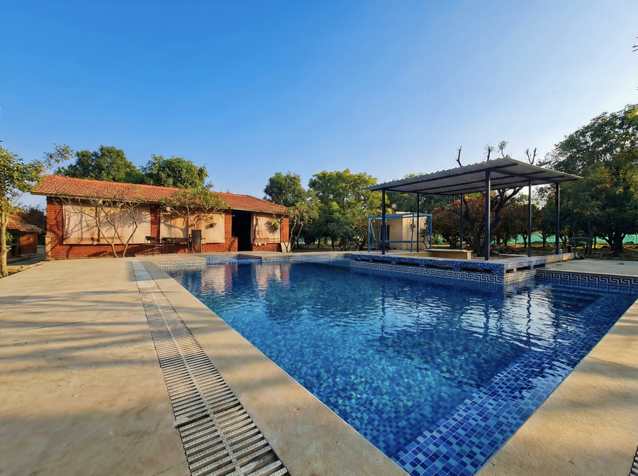 radsum luxury farmhouse and resort