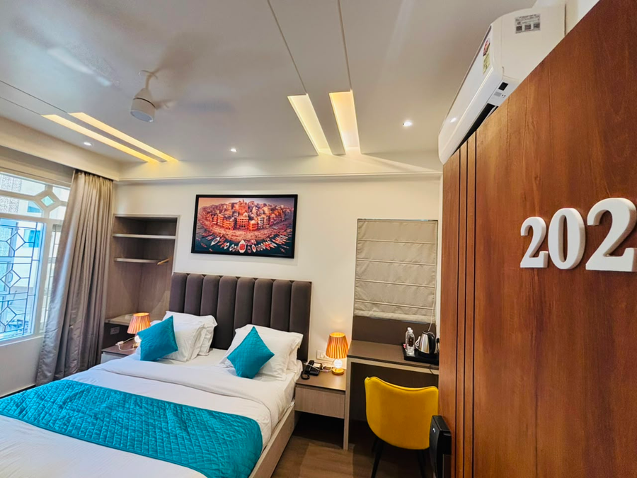 hotel vedic roots