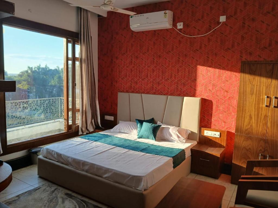 aarav hotel