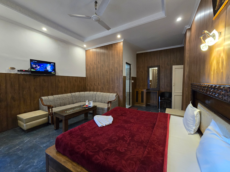 hotel divshikha
