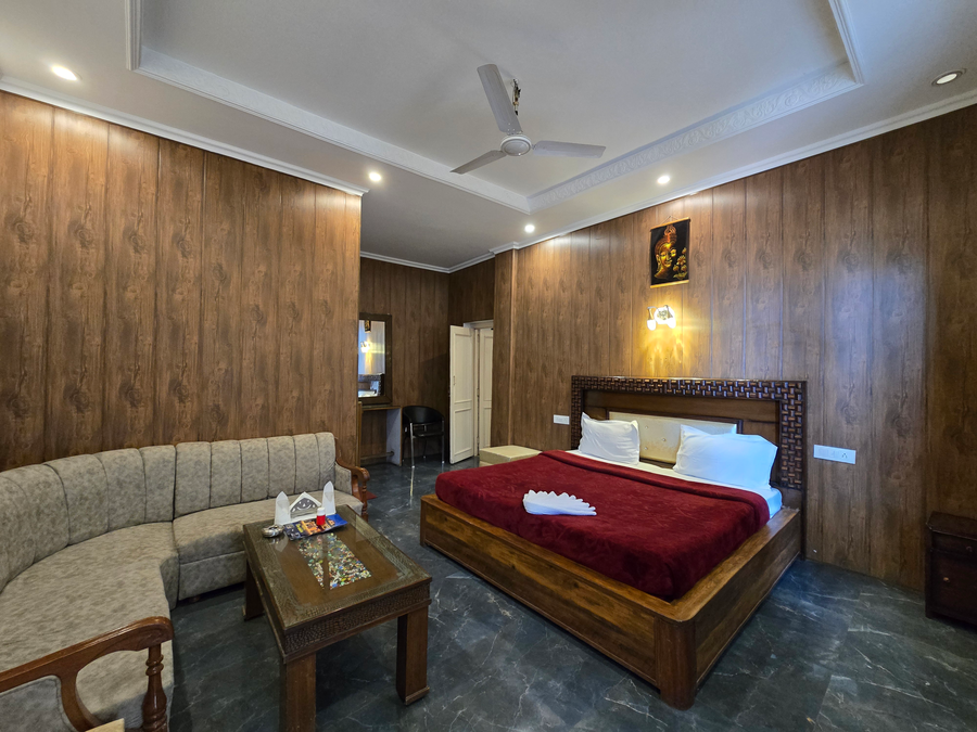 hotel divshikha