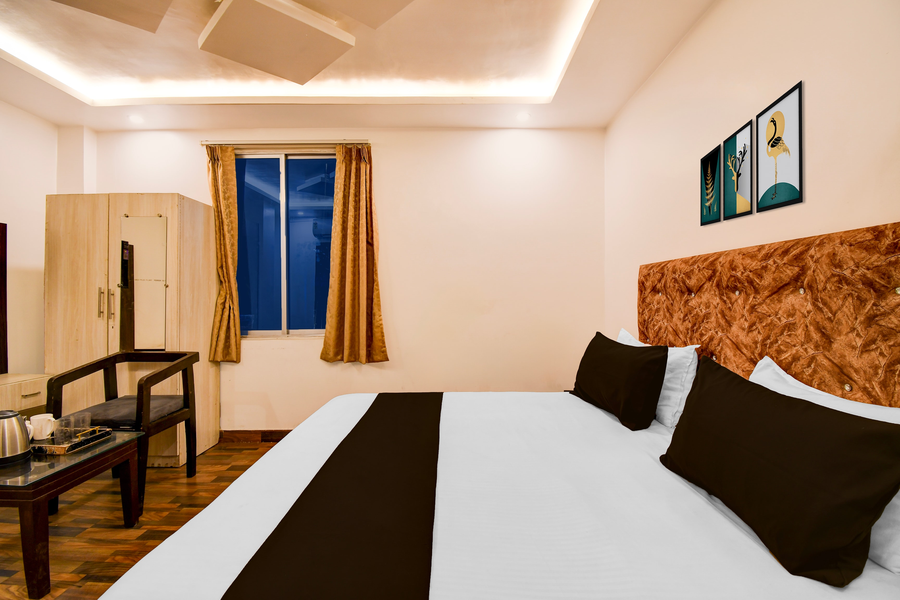 oyo townhouse civil lines prayagraj formerly raj mahal palace