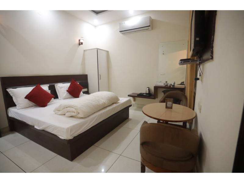 hotel abhinandan panipat