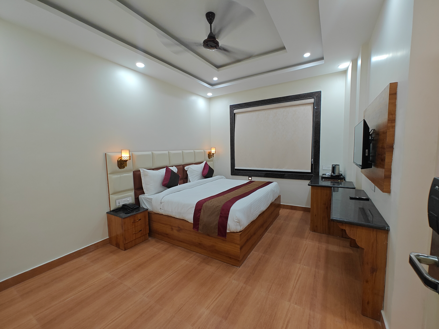 hotel the rajwada lp