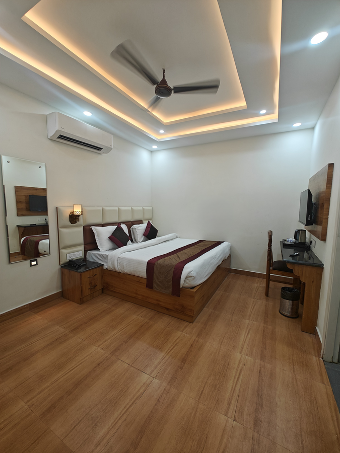 hotel the rajwada lp