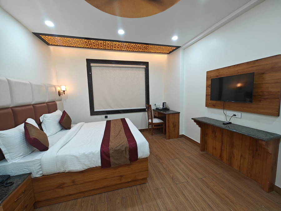 hotel the rajwada lp