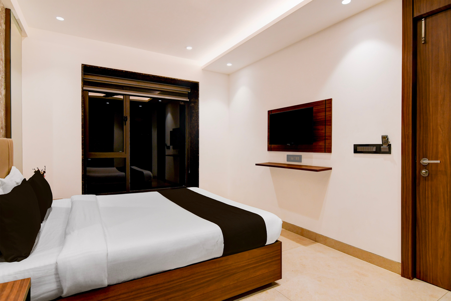super townhouse oak dlf newtown bus terminal