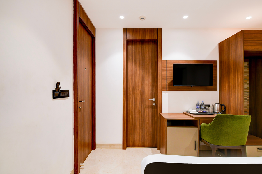 super townhouse oak dlf newtown bus terminal