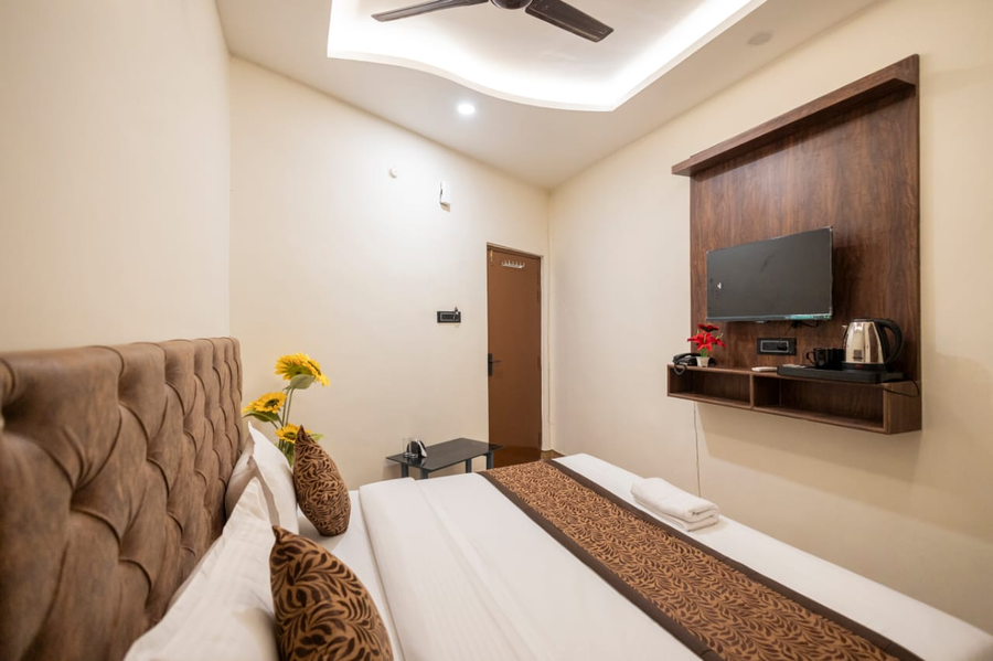 hotel kamal palace lucknow