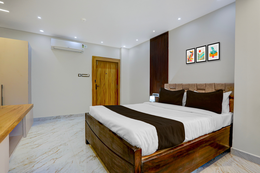 super townhouse puri bypass crossway formerly hotel pratee heights