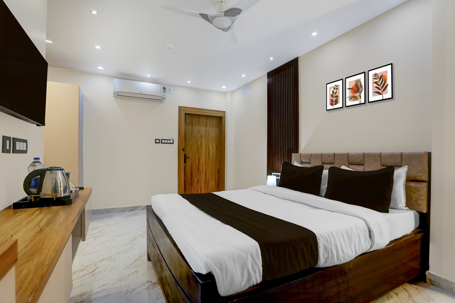 super townhouse puri bypass crossway formerly hotel pratee heights
