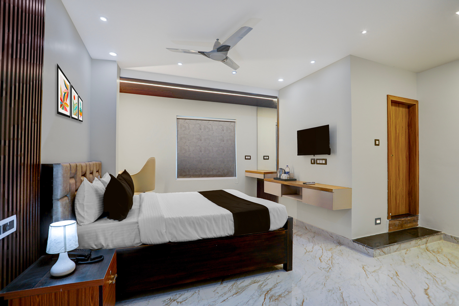 super townhouse puri bypass crossway formerly hotel pratee heights