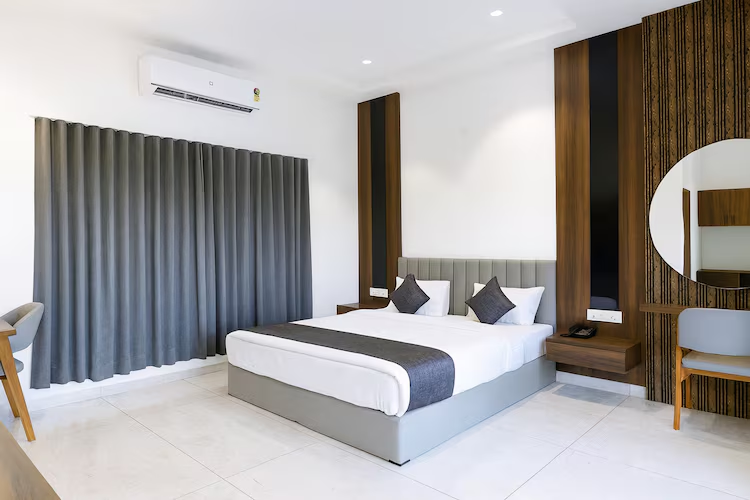 lavender hotels with swimming pool statue of unity