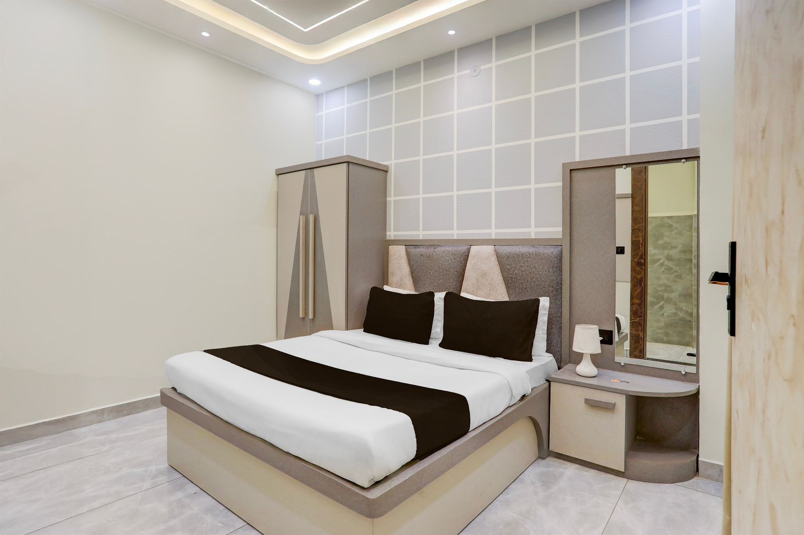 super hotel o maharshi valmiki international airport formerly gaurav inn