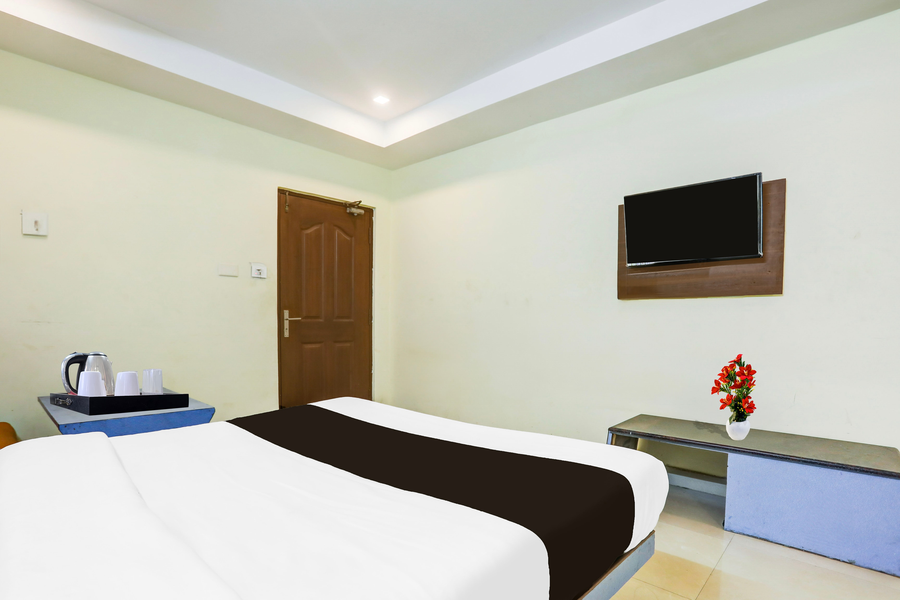hotel o vedayapalem railway station