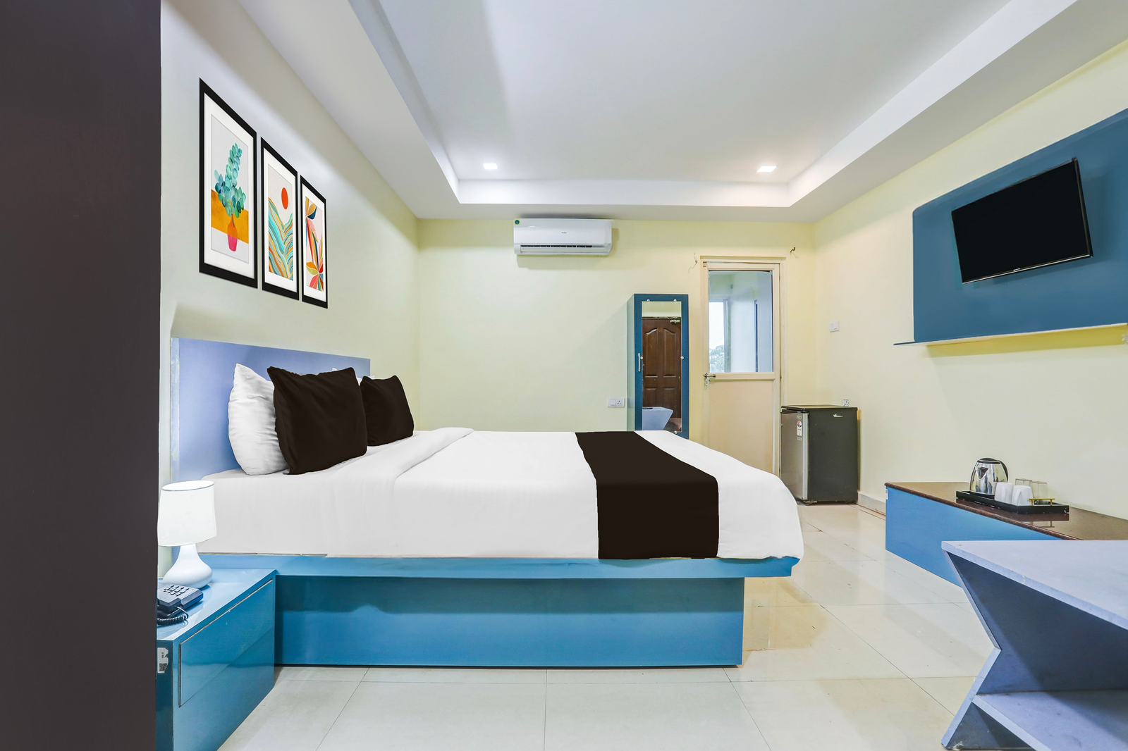 hotel o vedayapalem railway station