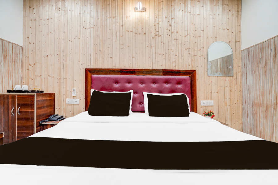 collection o tajganj west gate formerly hotel host