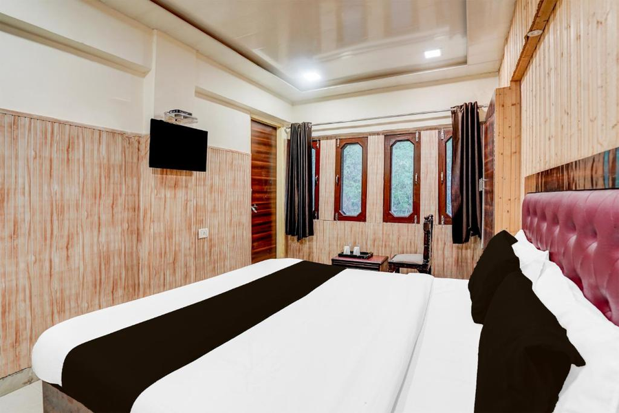 collection o tajganj west gate formerly hotel host