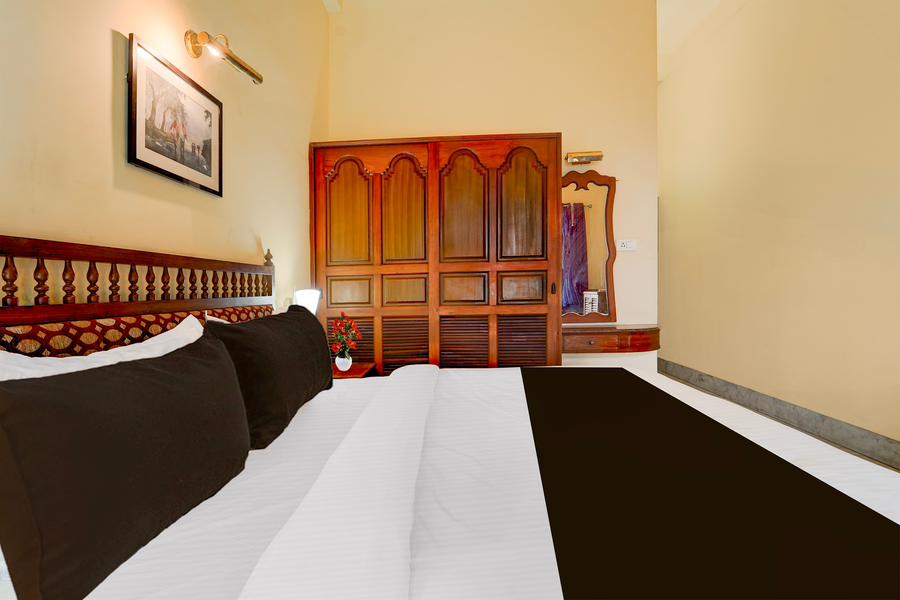 collection o kangarappady formerly cochin residency