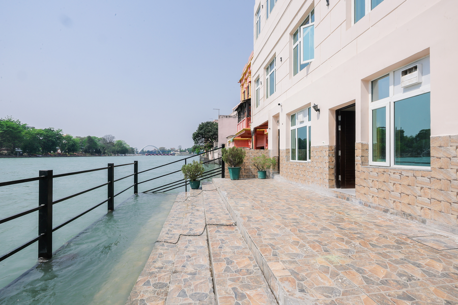 ecko antarman on the ganges