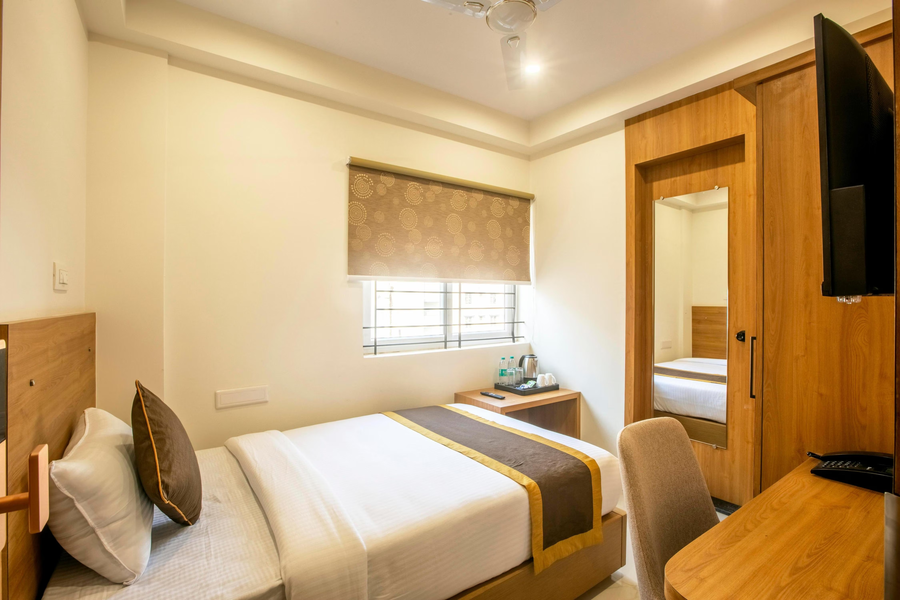 the hoften sterling plaza near bangalore airport