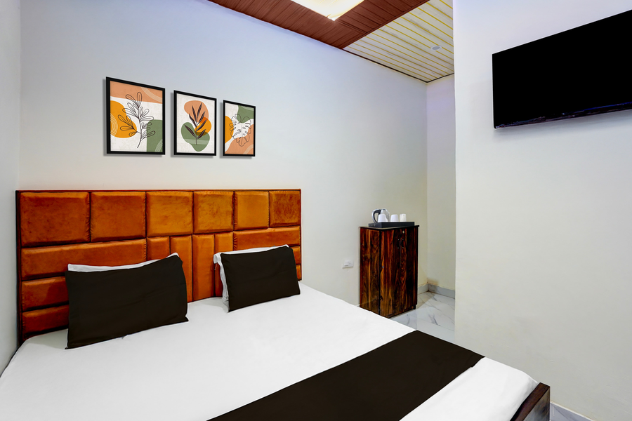 hotel o mathura central railway junction formerly bhagwati palace