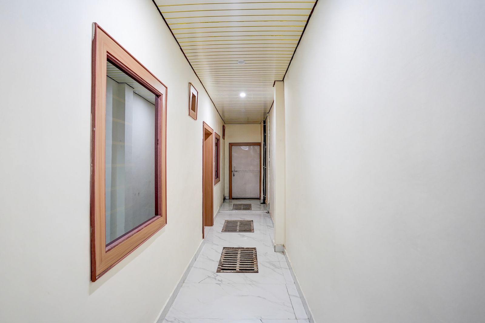 hotel o mathura central railway junction formerly bhagwati palace