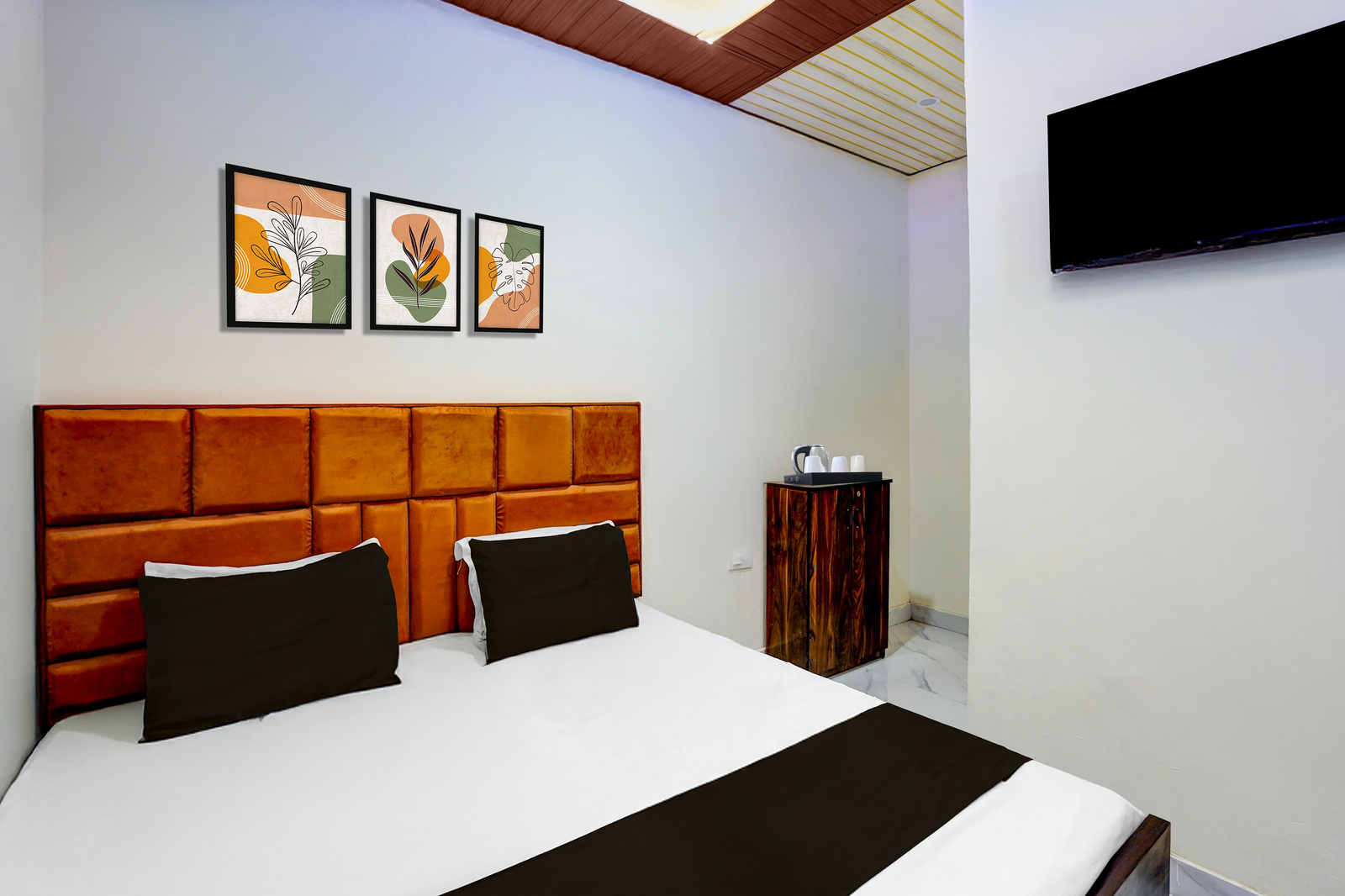 hotel o mathura central railway junction formerly bhagwati palace