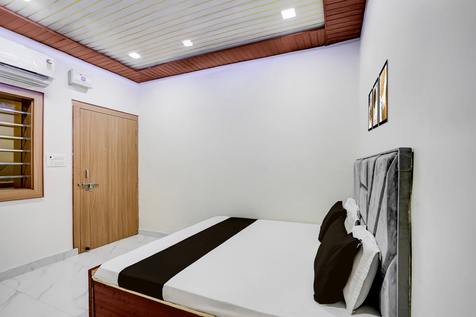 hotel o mathura central railway junction formerly bhagwati palace