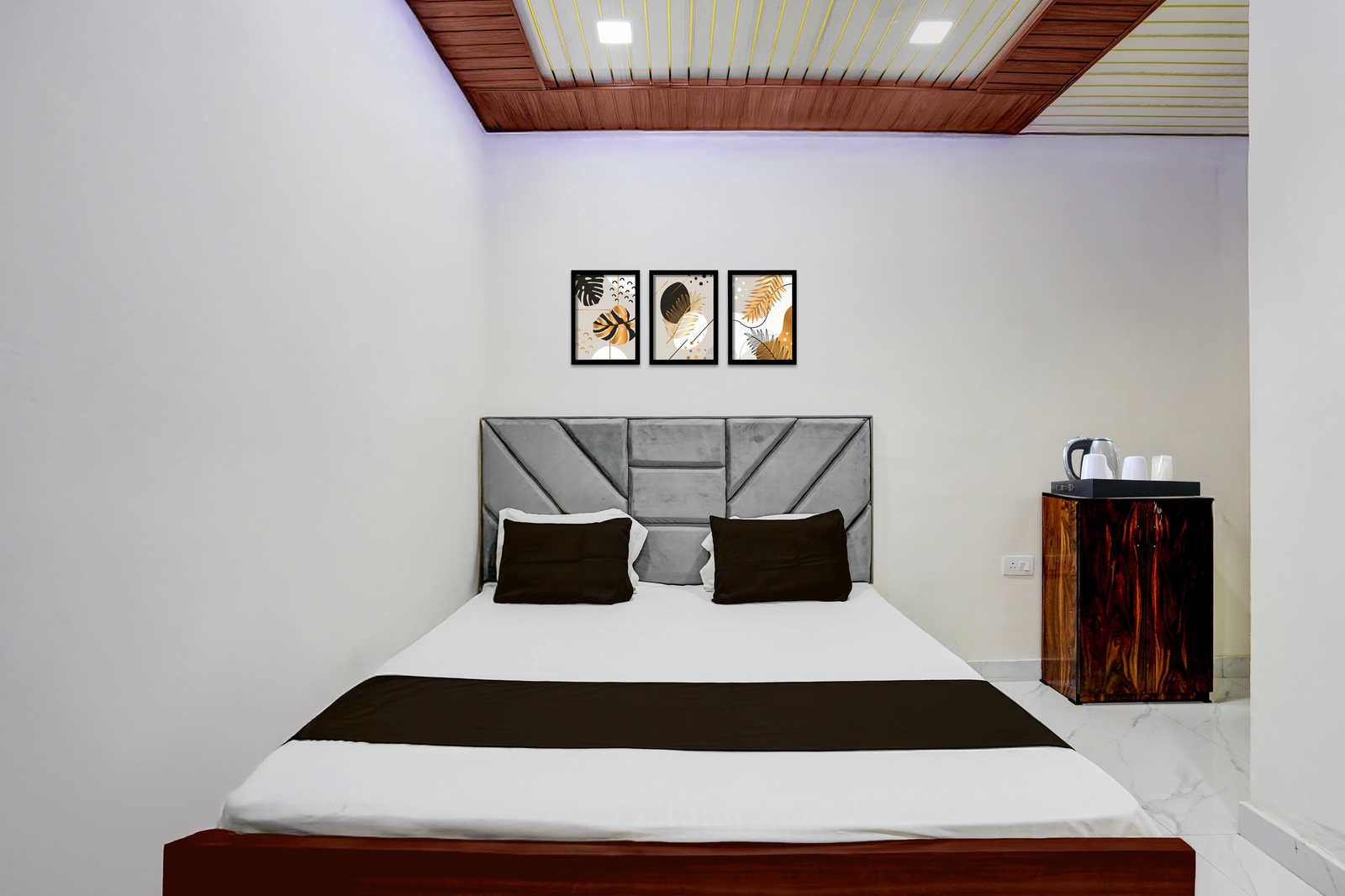 hotel o mathura central railway junction formerly bhagwati palace