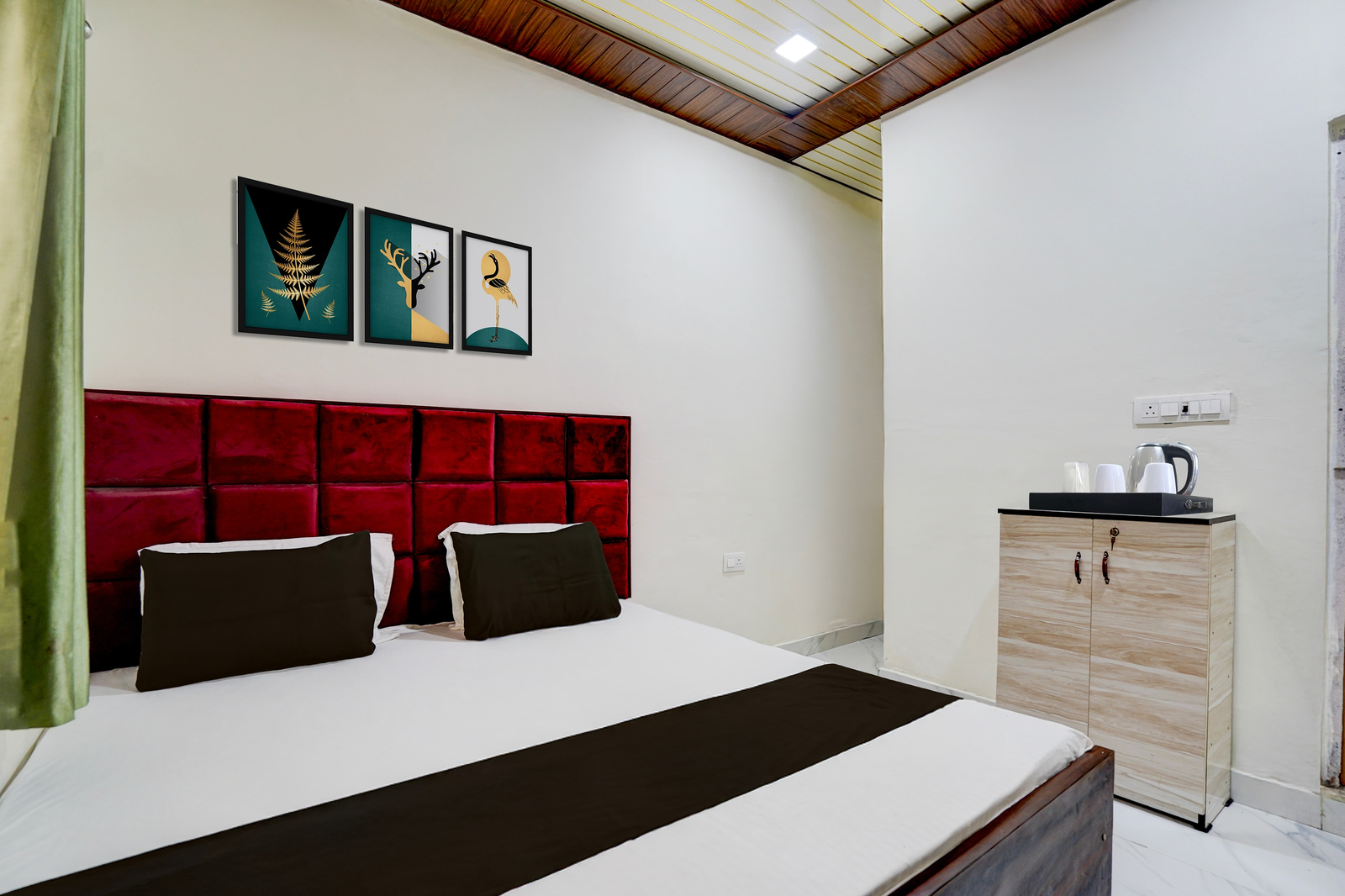 hotel o mathura central railway junction formerly bhagwati palace