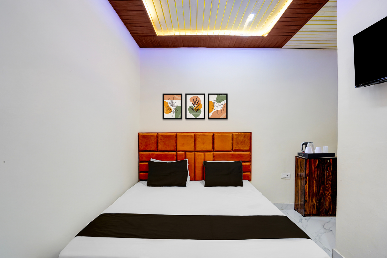 hotel o mathura central railway junction formerly bhagwati palace