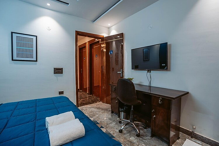 bnb sakura golf course road gurgaon