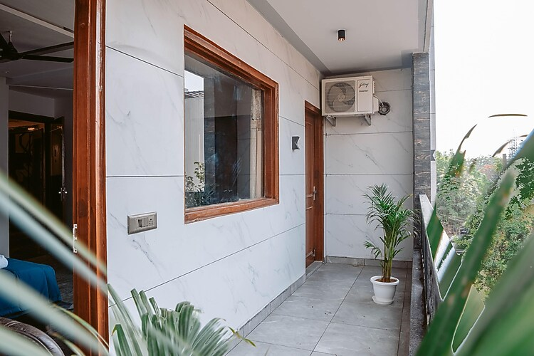 bnb sakura golf course road gurgaon