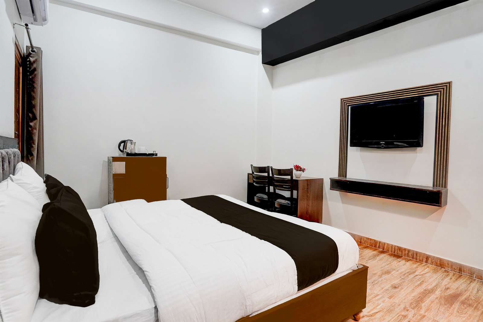 palette hotel and resort sarnath temple