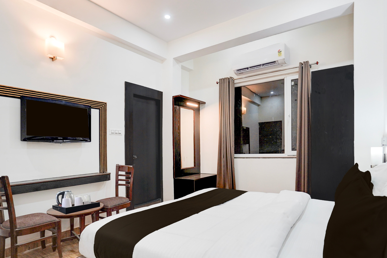 palette hotel and resort sarnath temple