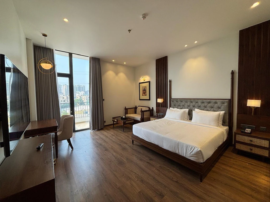 clarks inn kharar mohali