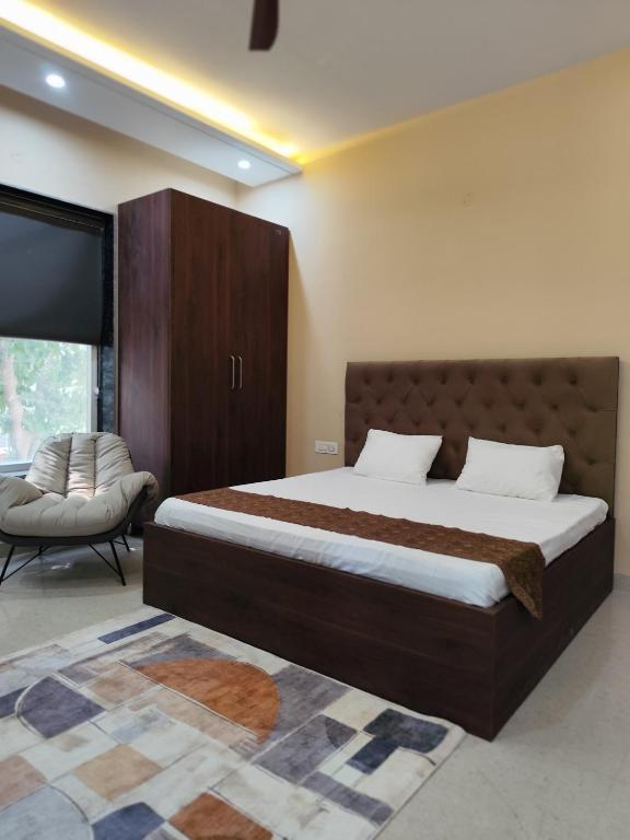 the hoften enkay residency dlf galleria