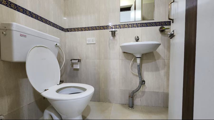 Eennra North Guest House,112 Raja Rammohan Roy Sarani Kolkata 700009,3 star