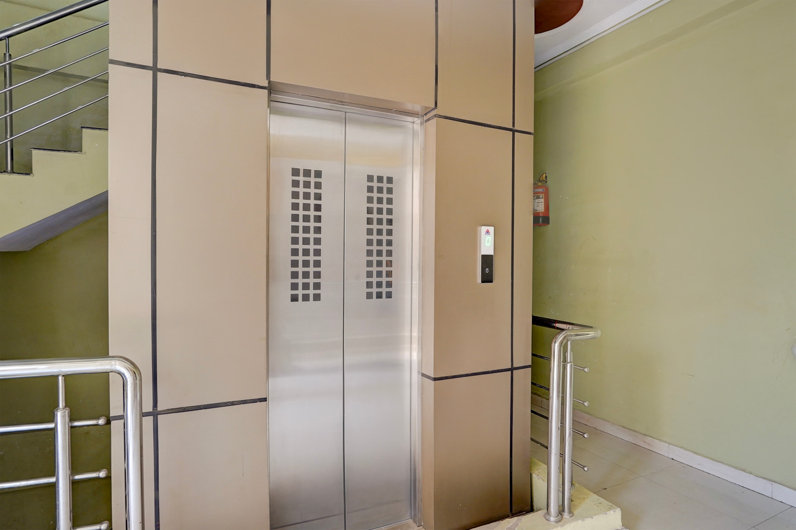 super hotel o subedarganj railway junction formerly krishna inn