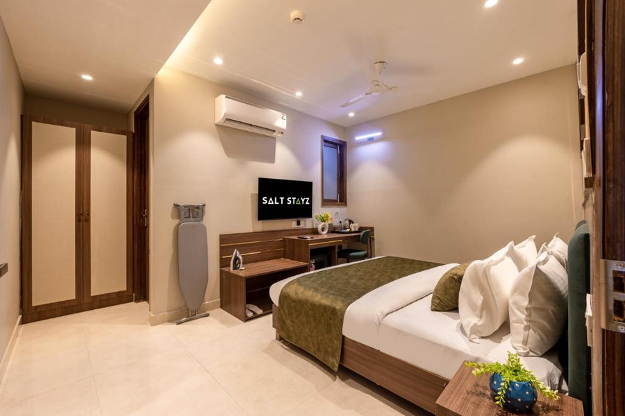 saltstayz premier paschim vihar